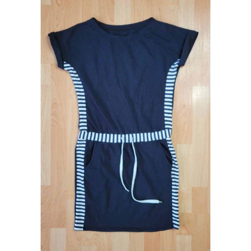 Casual t-shirt dress with drawstring waist